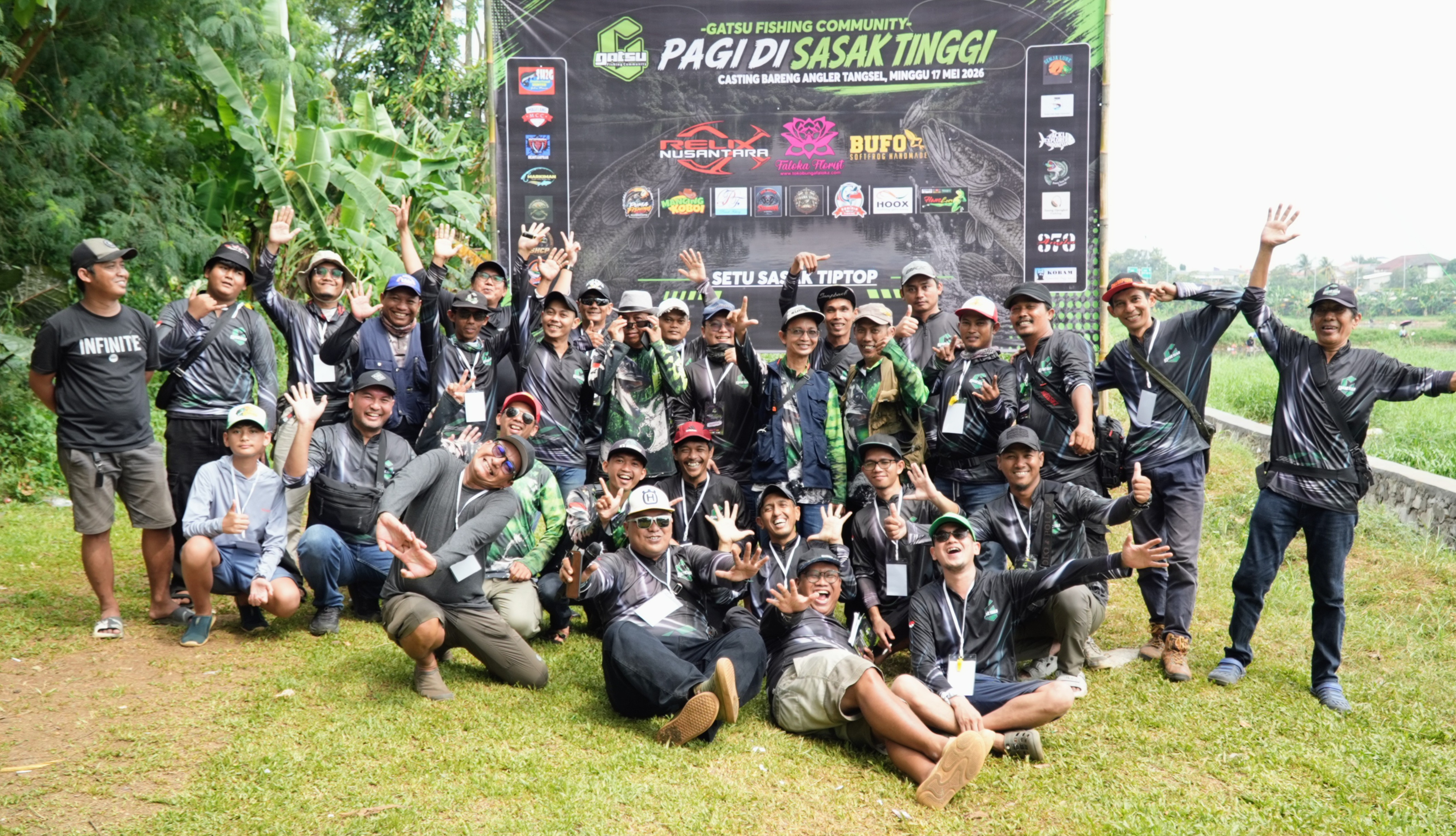 Anggota Gatsu Fishing Community pada acara Pagi di Sasak Tinggi
